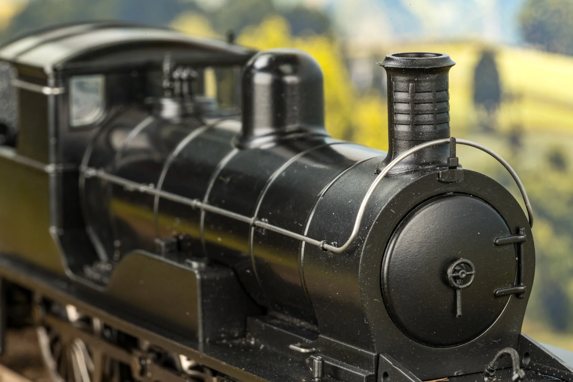 811008 Highland Railway Loch Class 4-4-0 No.150 'Loch Eye' HR Yellow Steam Locomotive - Image 6