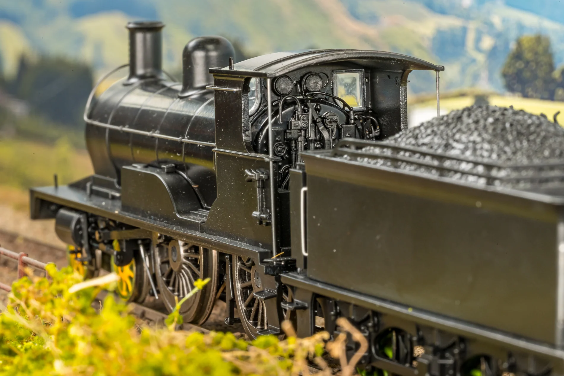 811507 Highland Railway Loch Class 4-4-0 No.14384 'Loch Laggan' LMS Lined Black Steam Locomotive - DCC Sound - Image 7