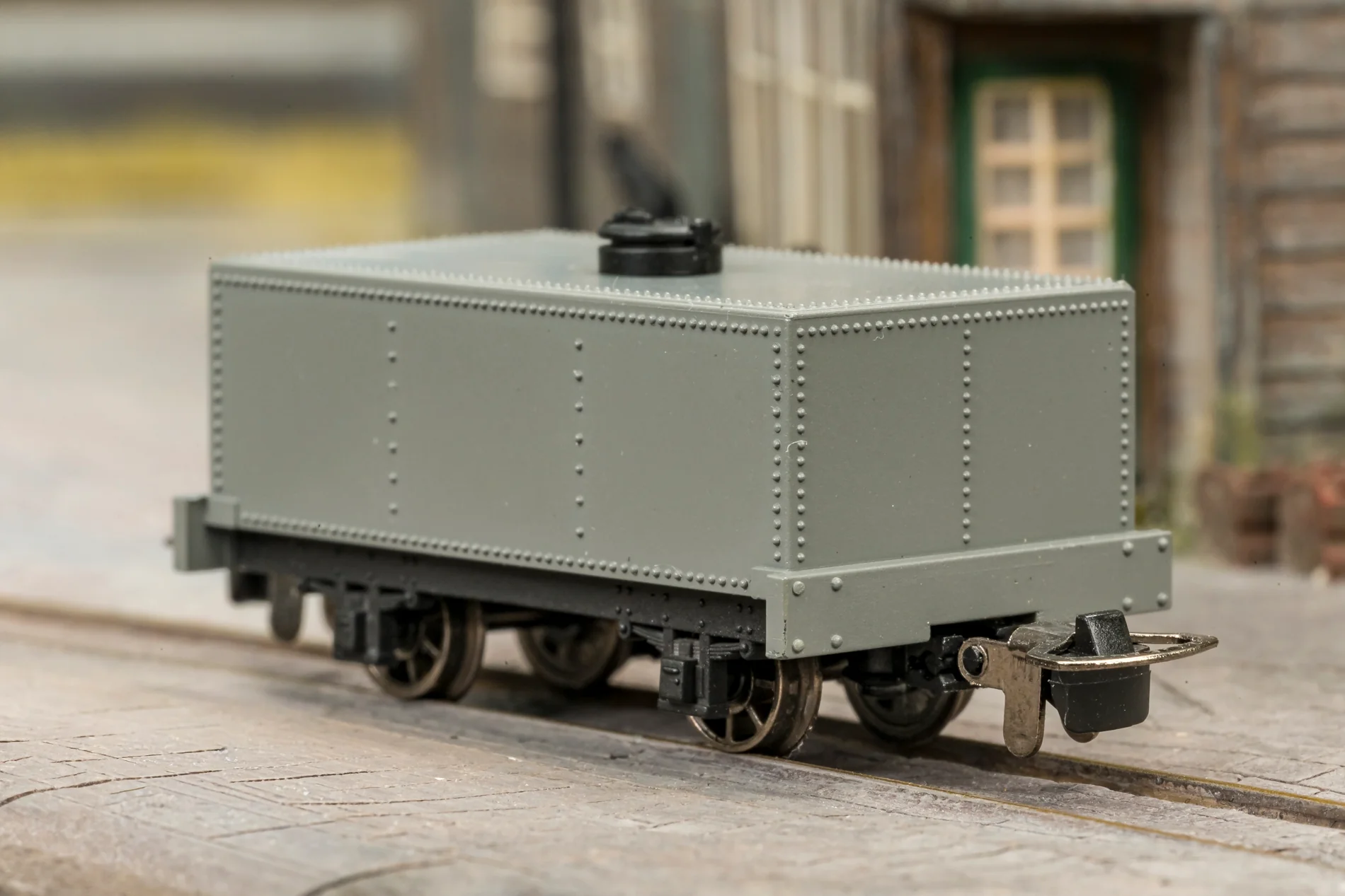 833104 Rectangular Tank - Red 'FUEL' No. 27 - Image 5