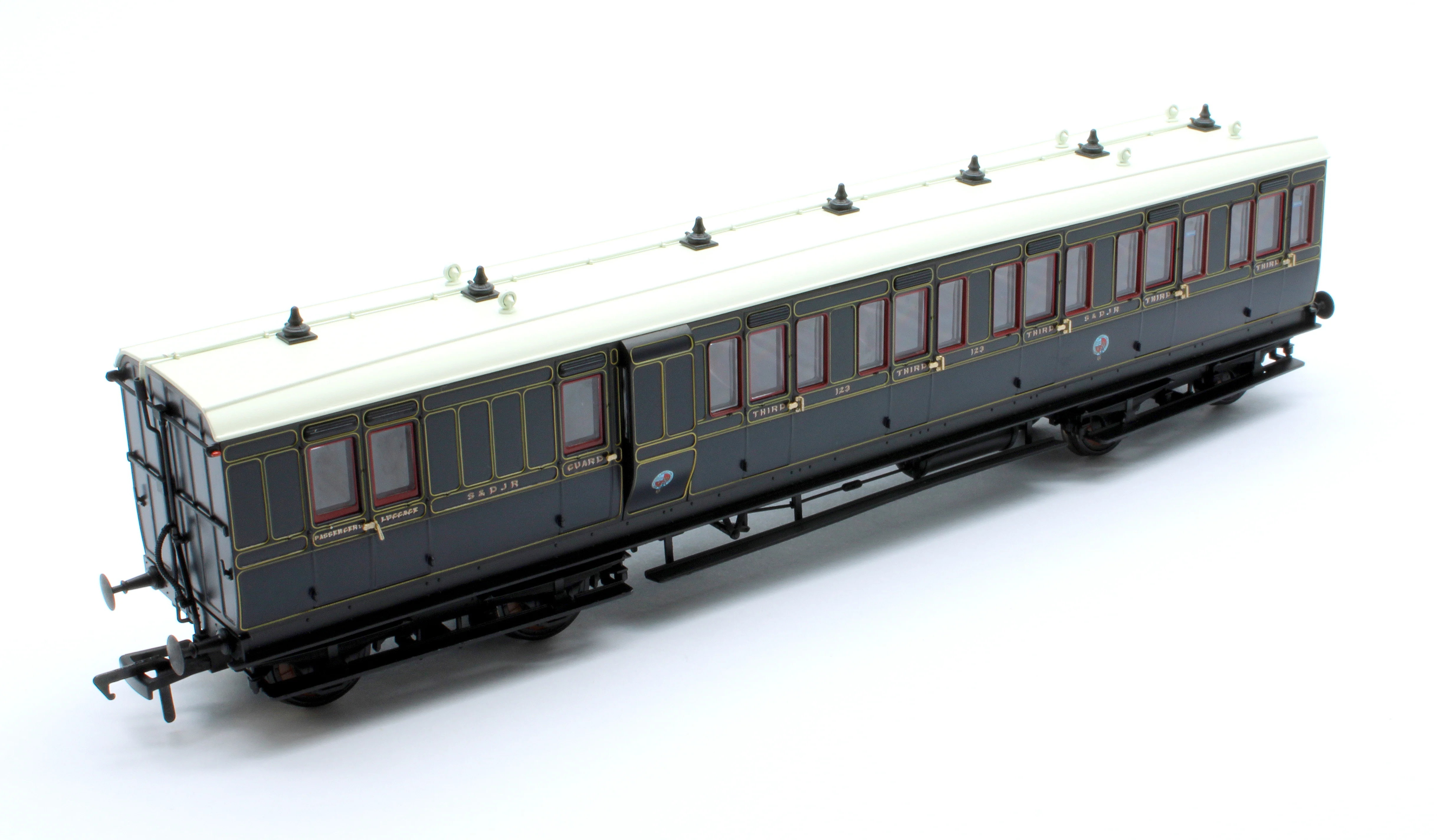 978026 48' SDJR ‘Evolution’ Bogie Coach Non-Corridor Brake Third No.123 - Image 5