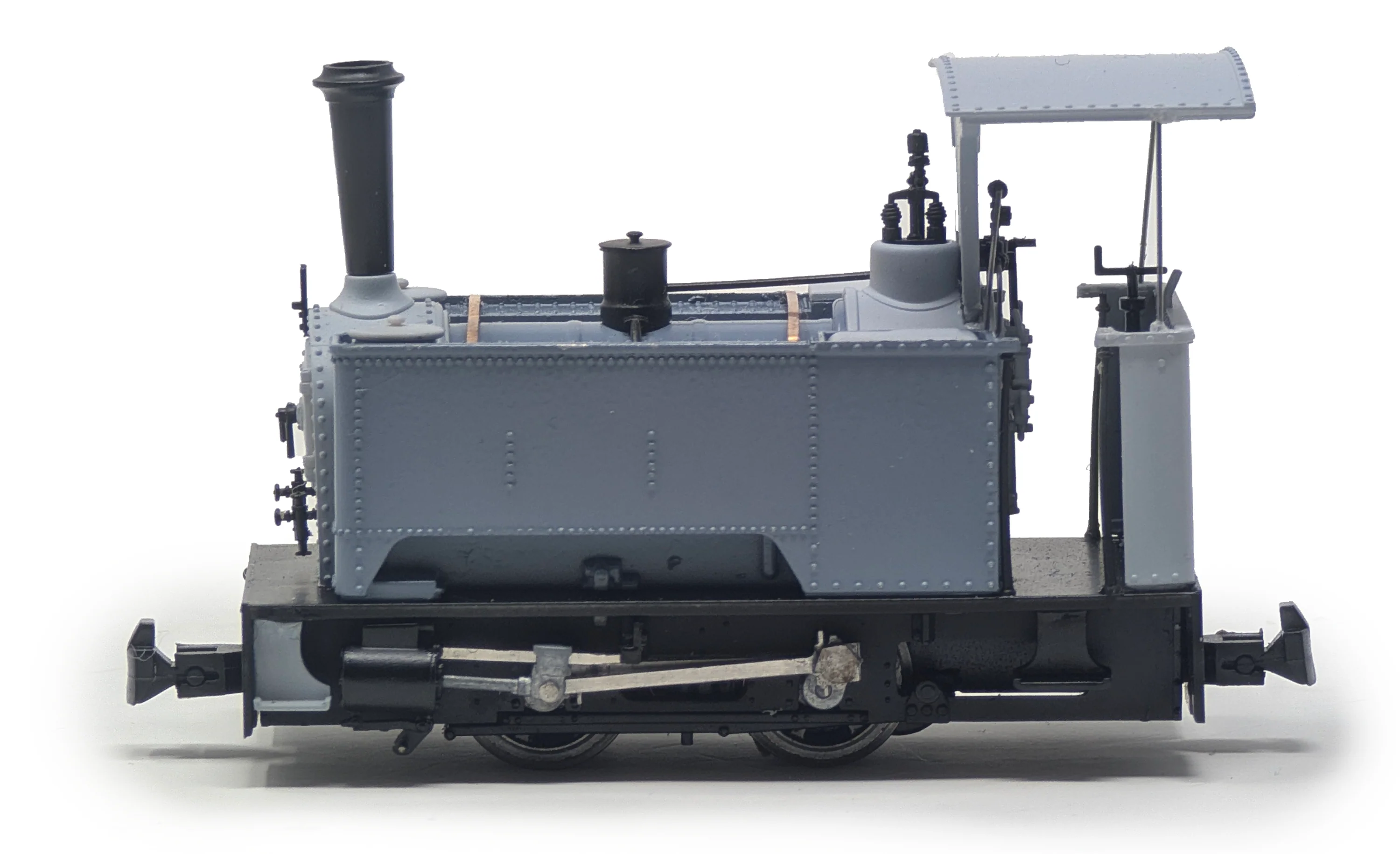986002 Sirdar Class 0-4-0 Kerr, Stuart & Co. Long-Tank ‘Leonora’ Lined Green Steam Locomotive - Image 4