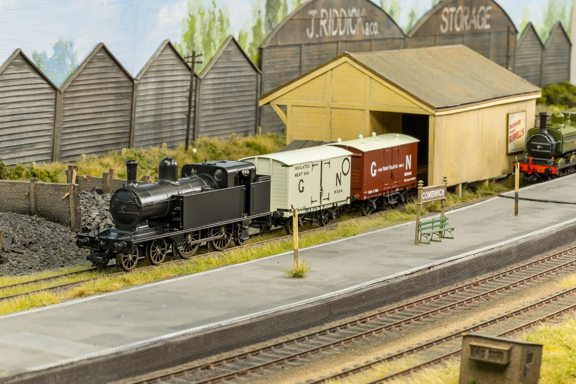 989011 LNER C12 Tank No.67391 BR Lined Black (Early Crest) Steam Locomotive - Image 6