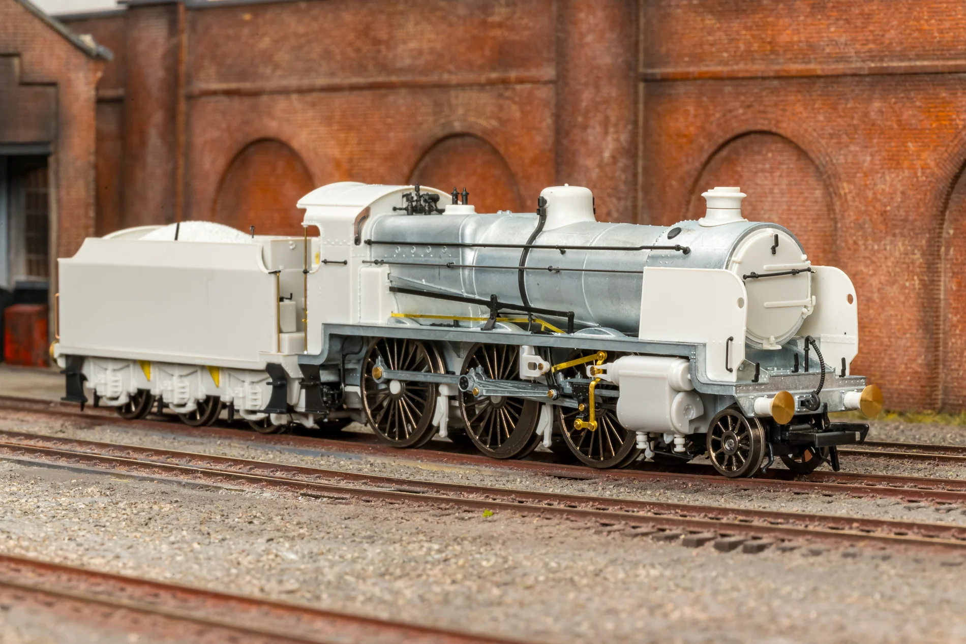 992510 SR U Class 2-6-0 No.31639 - BR Lined Black Late Crest Steam Locomotive - DCC Sound - Image 4