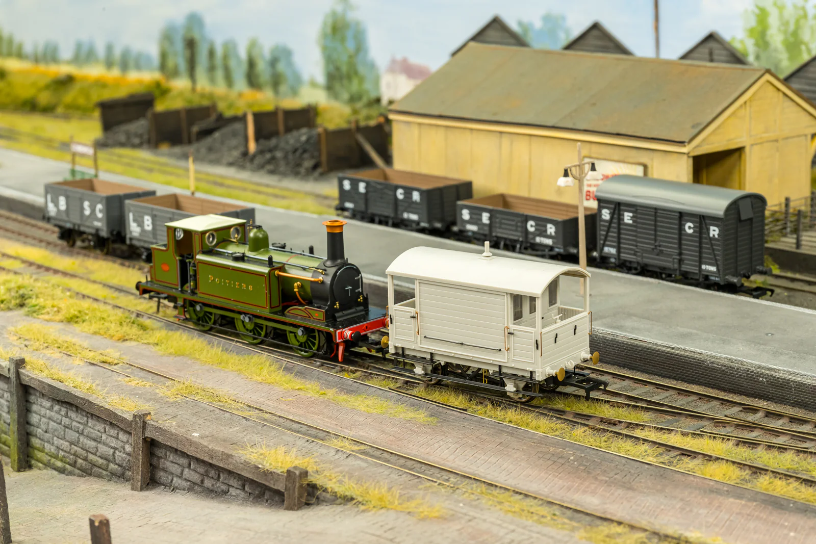 994002 LBSC 4 Wheel Brake Van - LB&SCR No.29 - Image 4