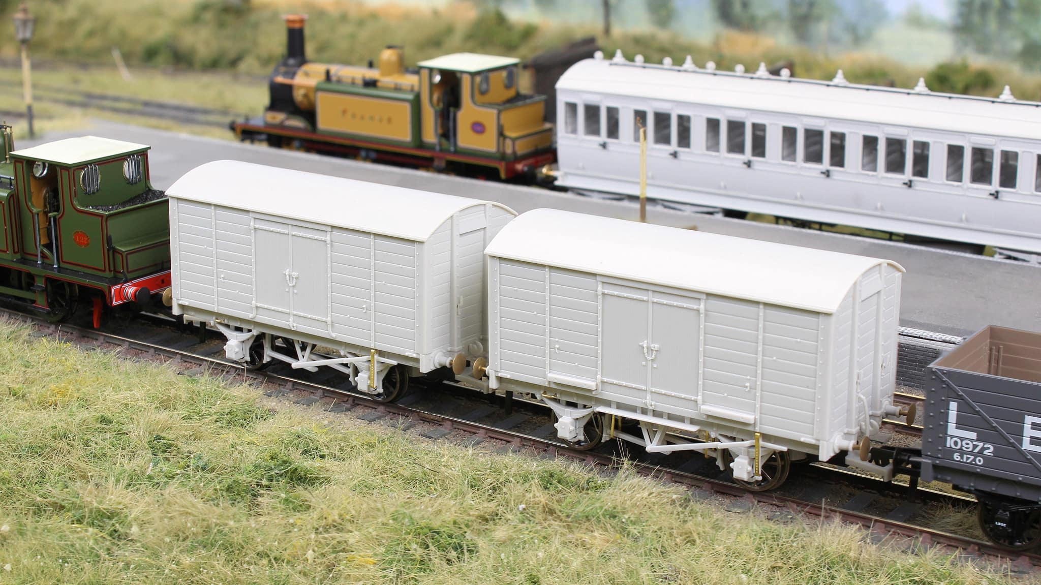 979011 LB&SCR Dia.8-Ton Goods Van SR (post-36) Departmental No.1984S - Image 4