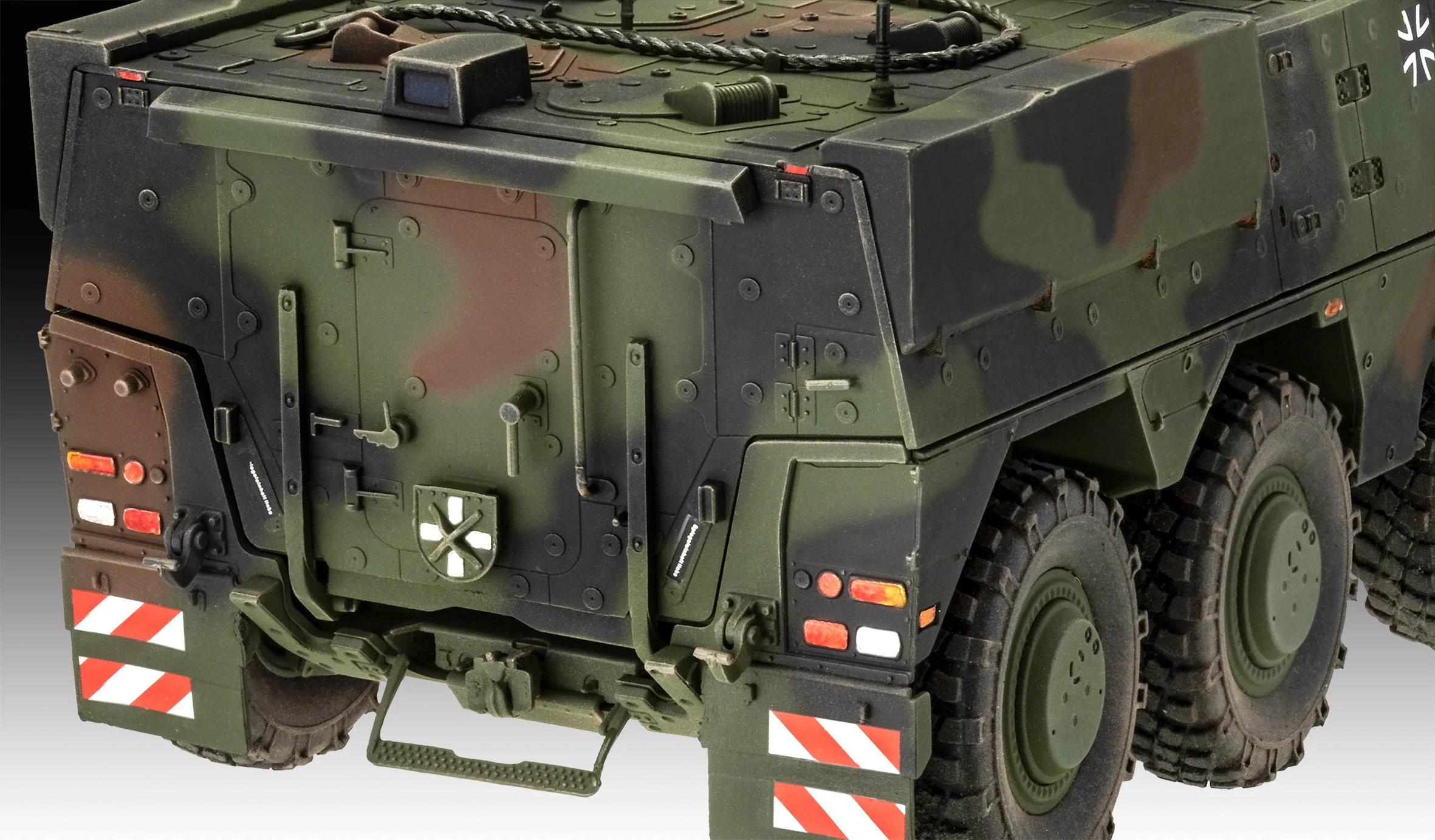 03343 German GTK Boxer GTFZ (1:35 Scale) Model Kit - Image 5