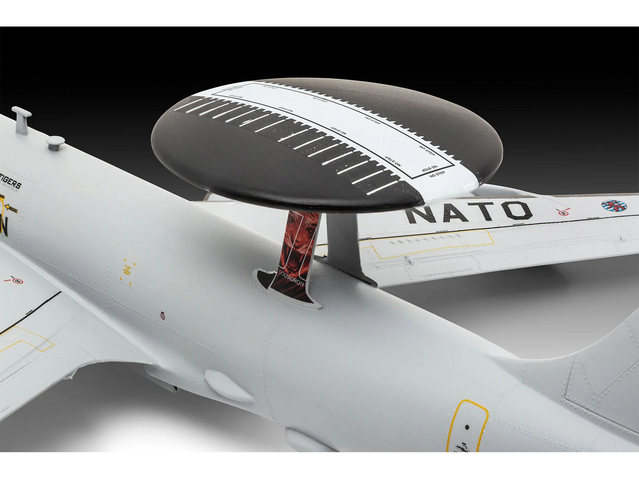 03794 Boeing E-3A Sentry Model Kit - Image 4
