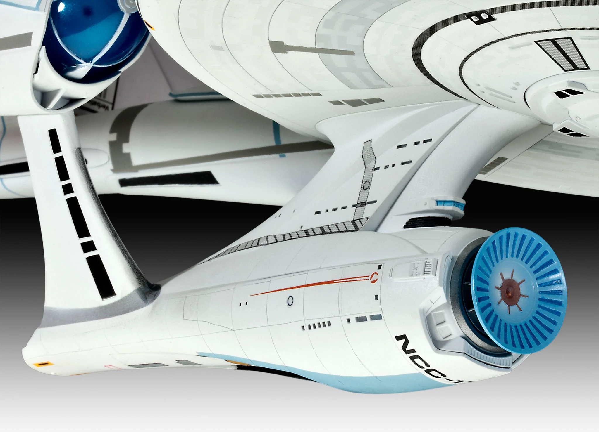 04882 USS Enterprise NCC-1701 "Star Trek: Into Darkness" (1:500 Scale) Model Kit - Image 4