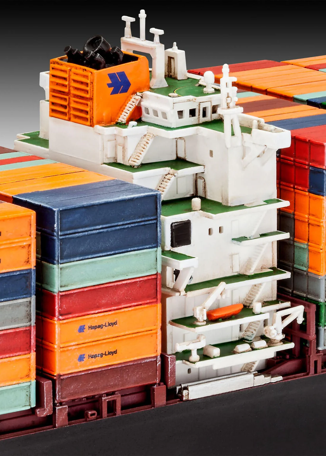 05152 Container Ship "Colombo Express" Model Kit - Image 3