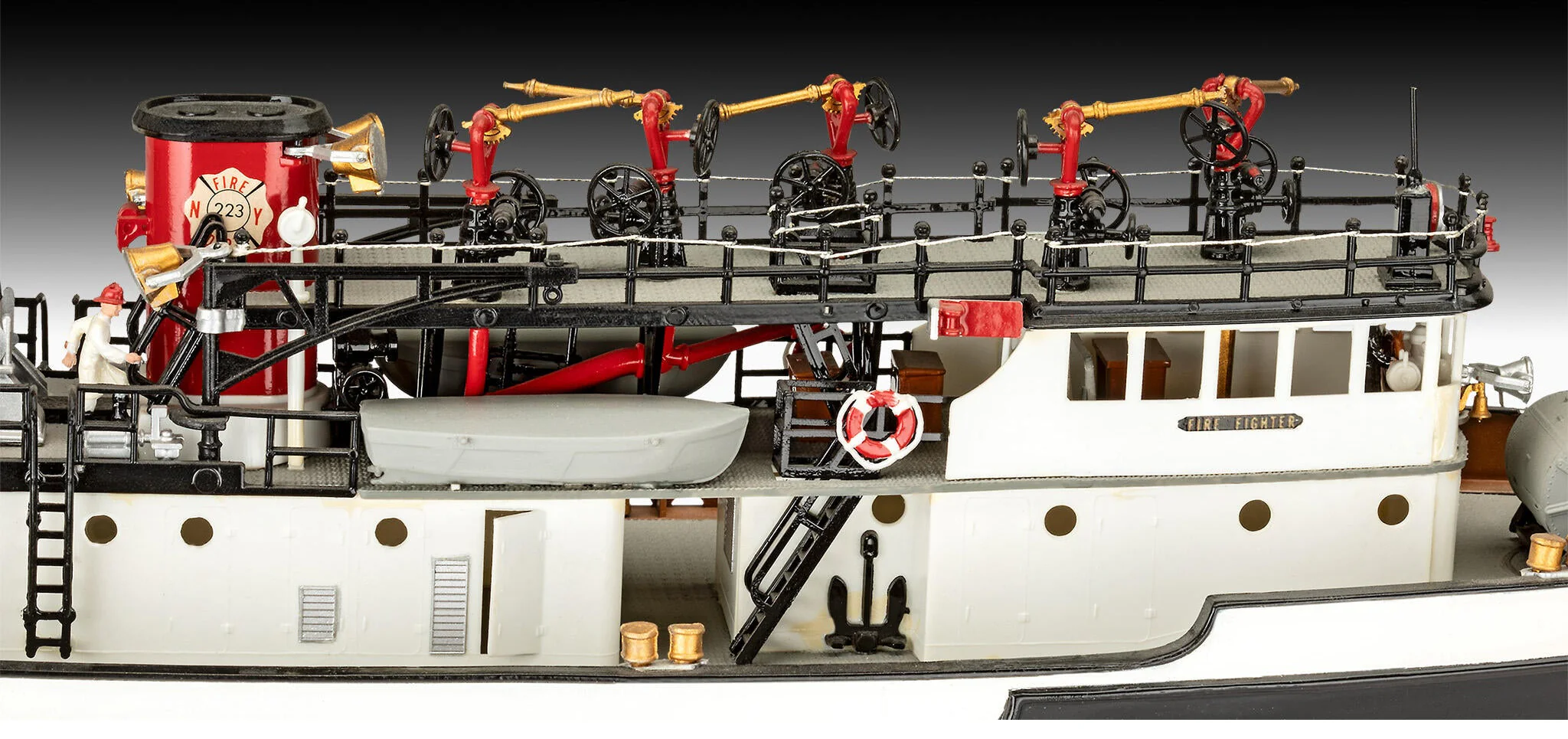 05197 The Firefighter Model Kit - Image 4