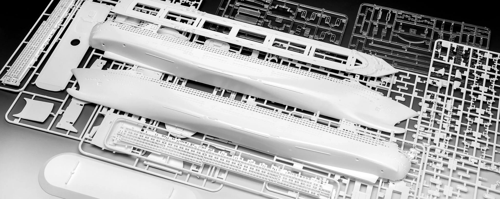 05231 Ocean Liner Queen Mary 2 Model Kit - Image 8