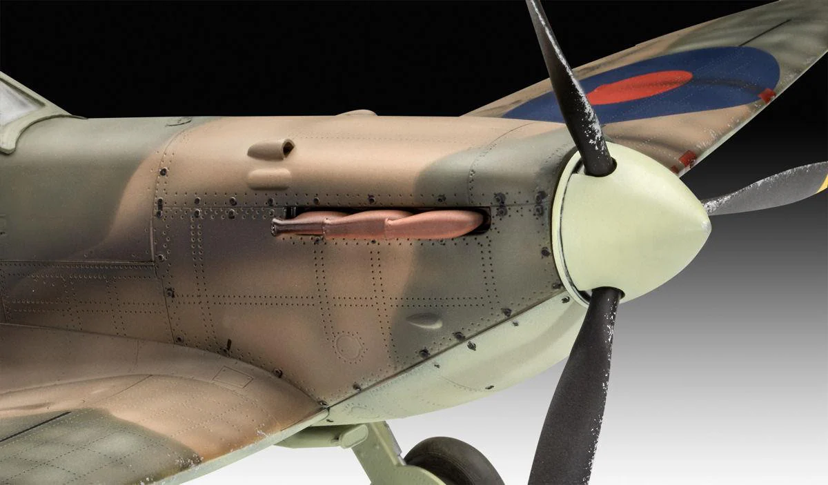 05688 Iron Maiden Aces High Spitfire Mk.II Gift Set (1:32 Scale) Model Kit - Image 3