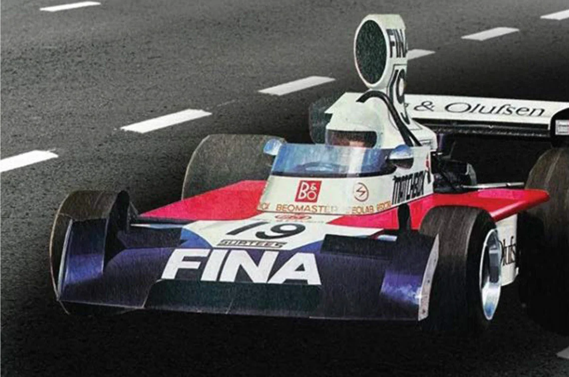 07739 Surtees TS16/03 Model Kit - Image 9