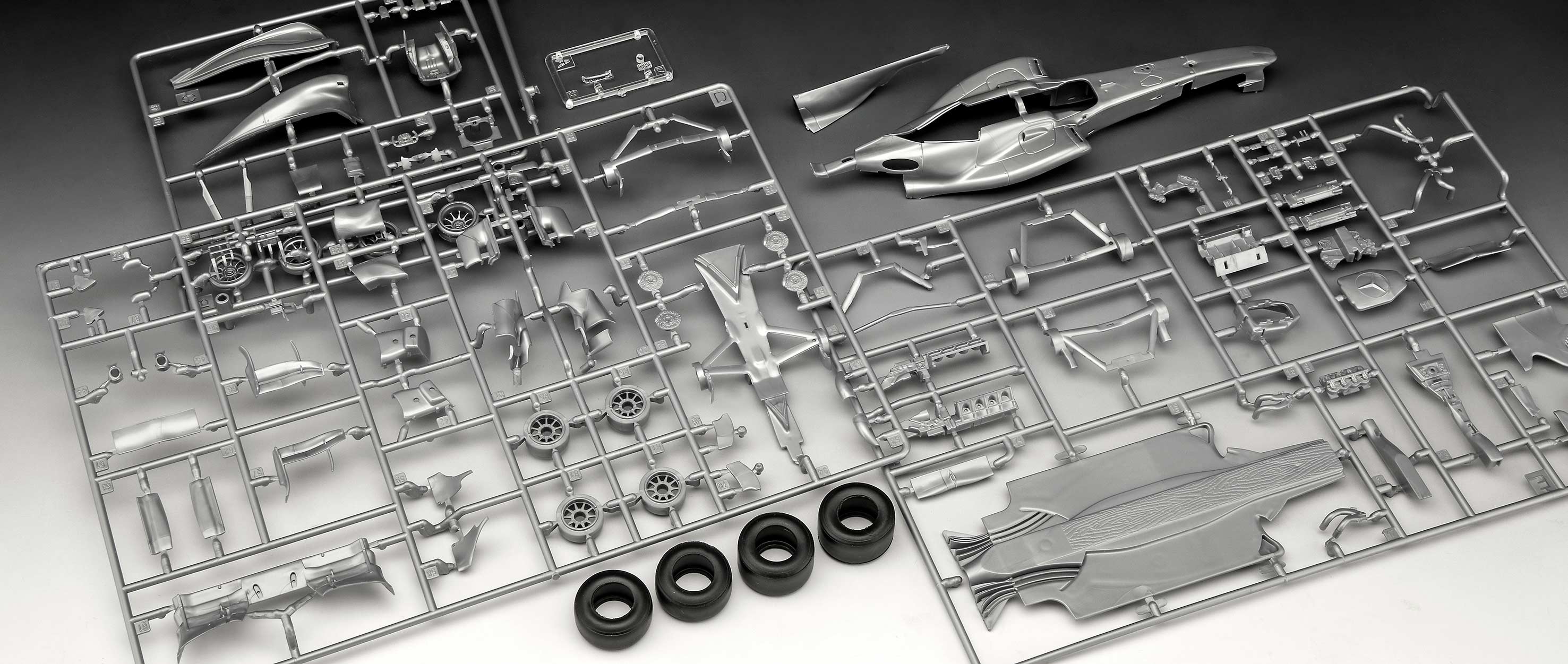 67096 McLaren Mercedes MP4-25 "Lewis Hamilton" Model Kit - Image 7