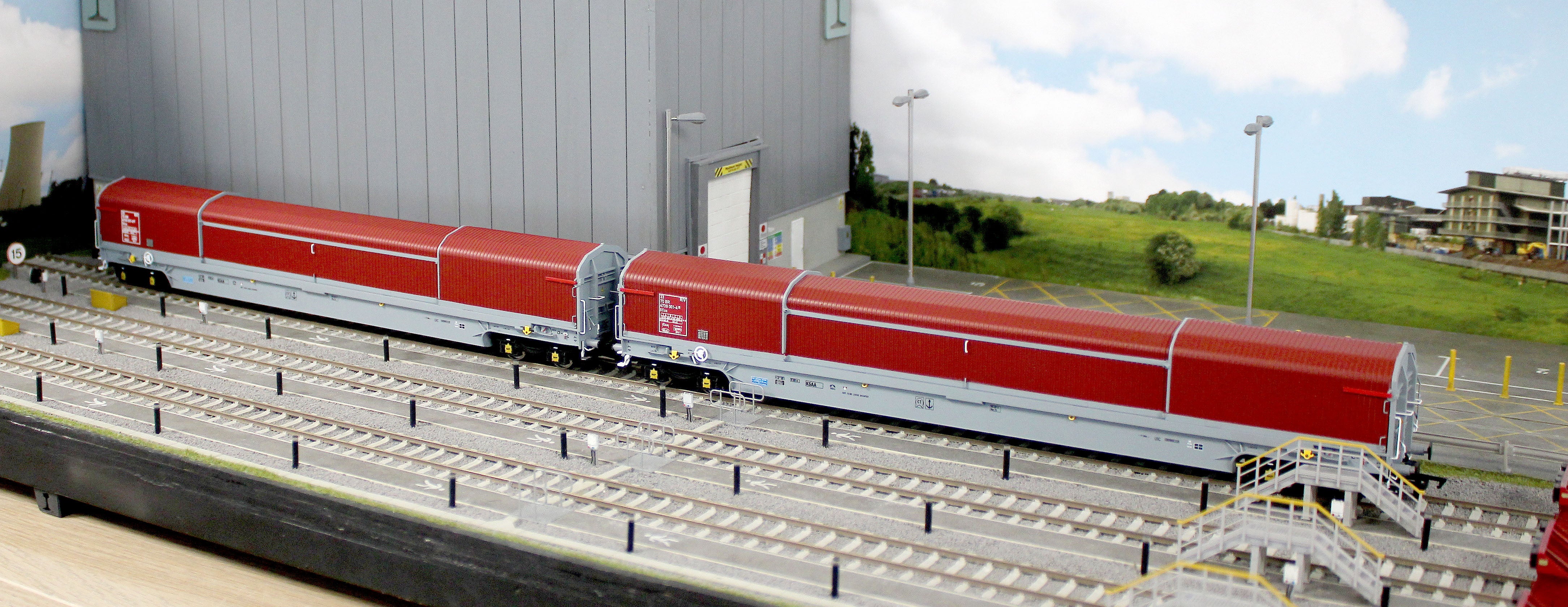 RT-OO-KSA-201D KSA ‘Rover Cube’ Wagons Original Maroon & Grey Livery No. 33 70 4739 063-4 and 075-8 - Twin Pack - Image 11