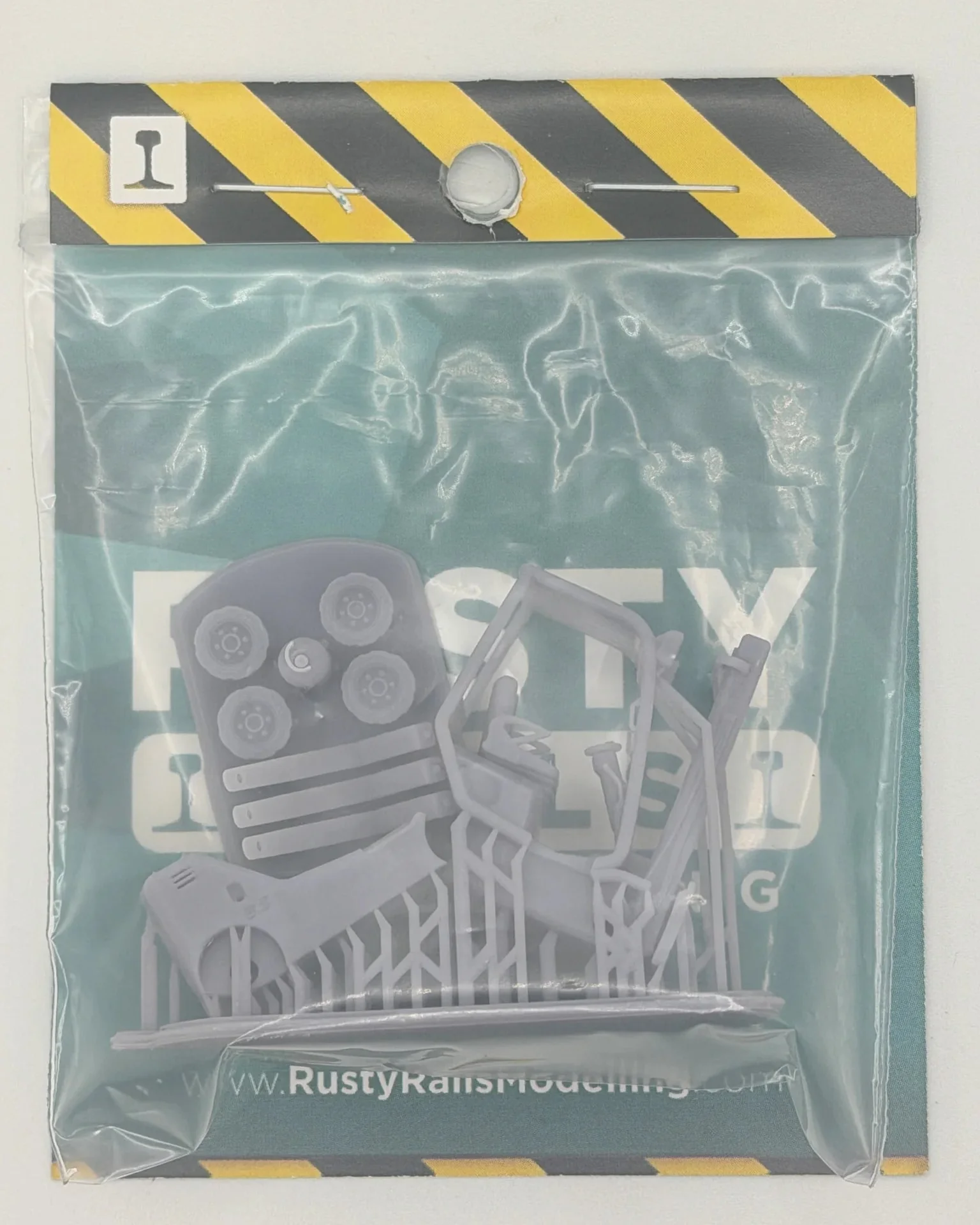 RRM079 OO Gauge Forklift (Single Pack) - Unpainted - Image 3