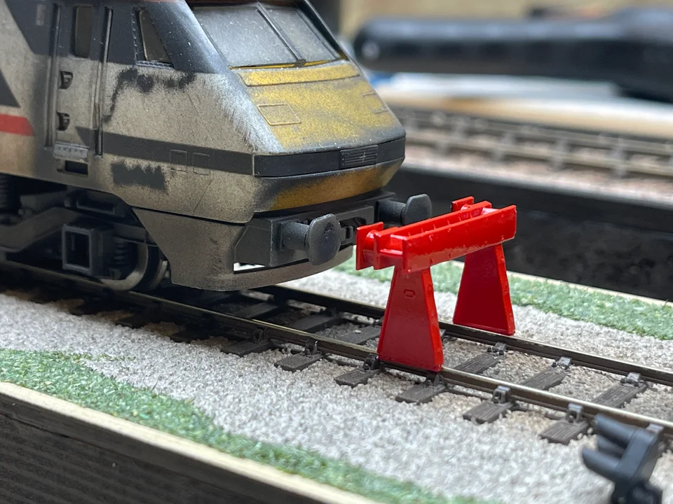 RRM111 OO Gauge Rawie Buffer Stop (Pack of 3) - Unpainted Model Kit - Image 4