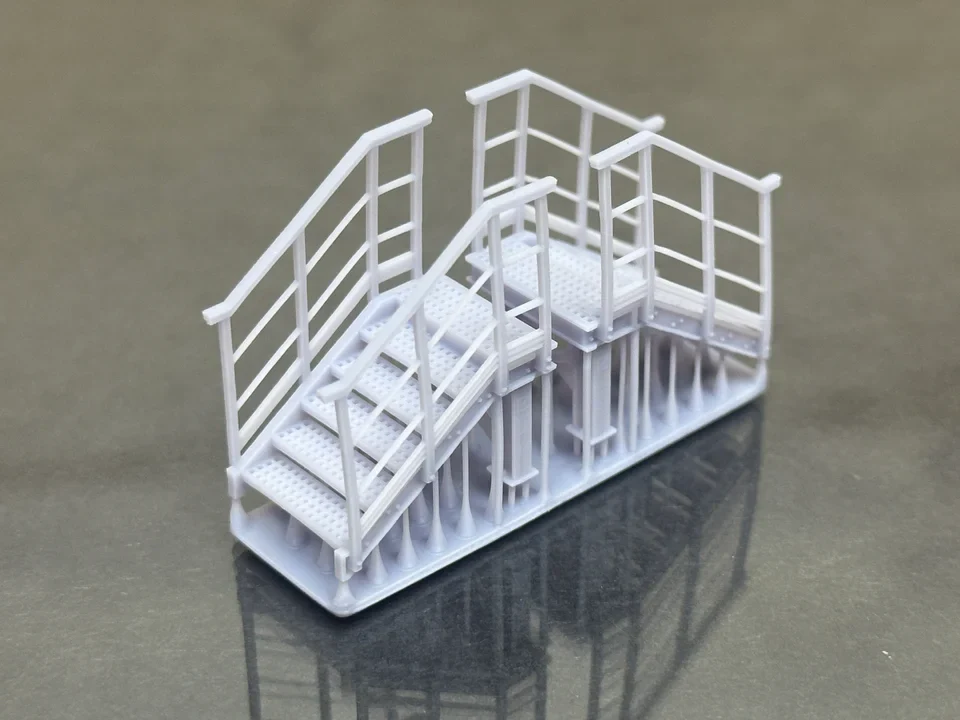 RRM142 OO Gauge Access Steps (Pack of 2) - Unpainted Model Kit - Image 2