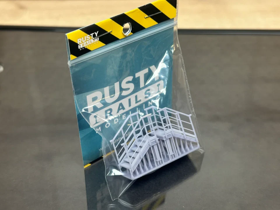 RRM142 OO Gauge Access Steps (Pack of 2) - Unpainted Model Kit - Image 4