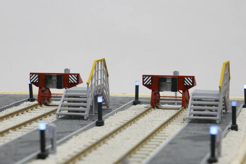 RRM149 OO Gauge Rawie Buffer Stop V2 (Single Pack) - Unpainted Model Kit - Image 7