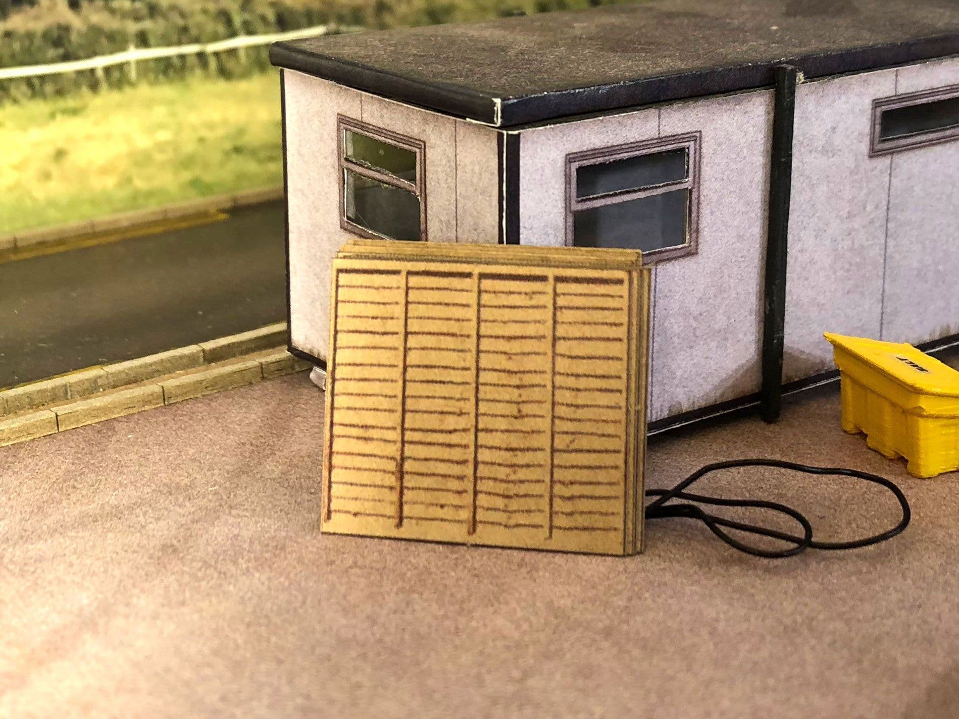 LX155 OO/HO 6ft Fence Panels Model Kit - Image 2