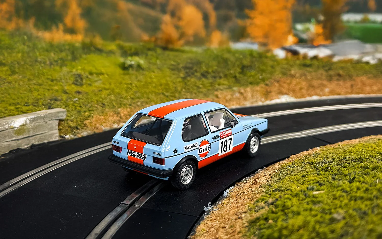 C4609 Volkswagen Golf Gti - Gulf Edition - Image 9