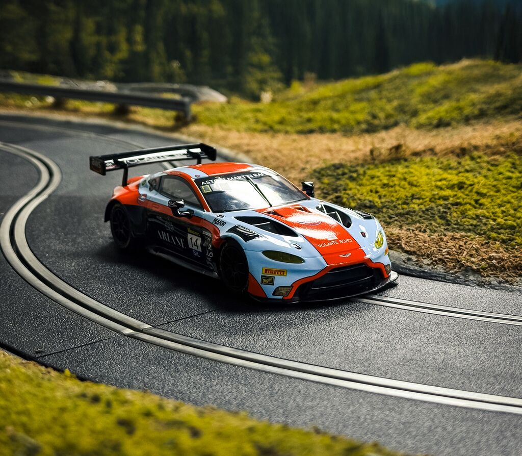 C4655 Aston Martin GT3 Vantage - Bathurst 2025 - Gulf Edition - Image 12