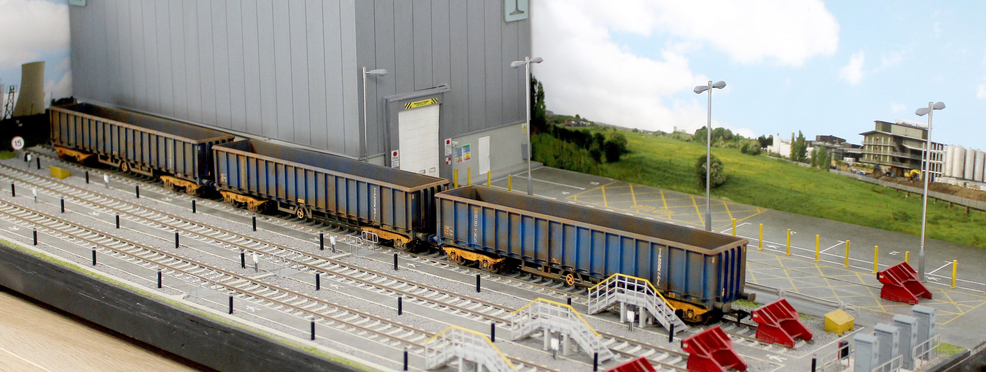 JXA01 TP(A)W Bespoke Weathered Set of 3 JXA Bogie Scrap Wagons - Image 12