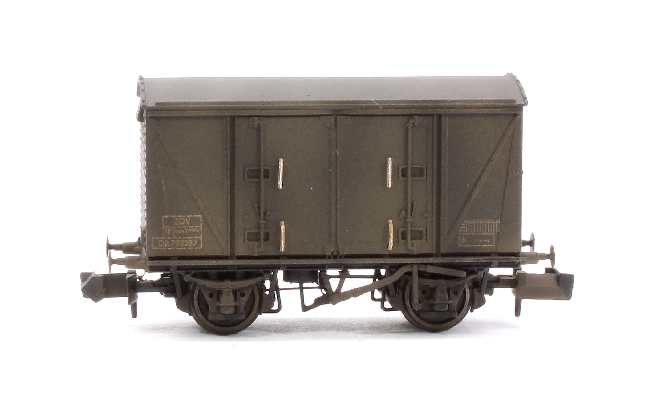 S2301-07 Custom Weathered Set of 3 BR 12T Vanwide Ventilated Vans, BR Departmental Olive Green VQV - Image 4