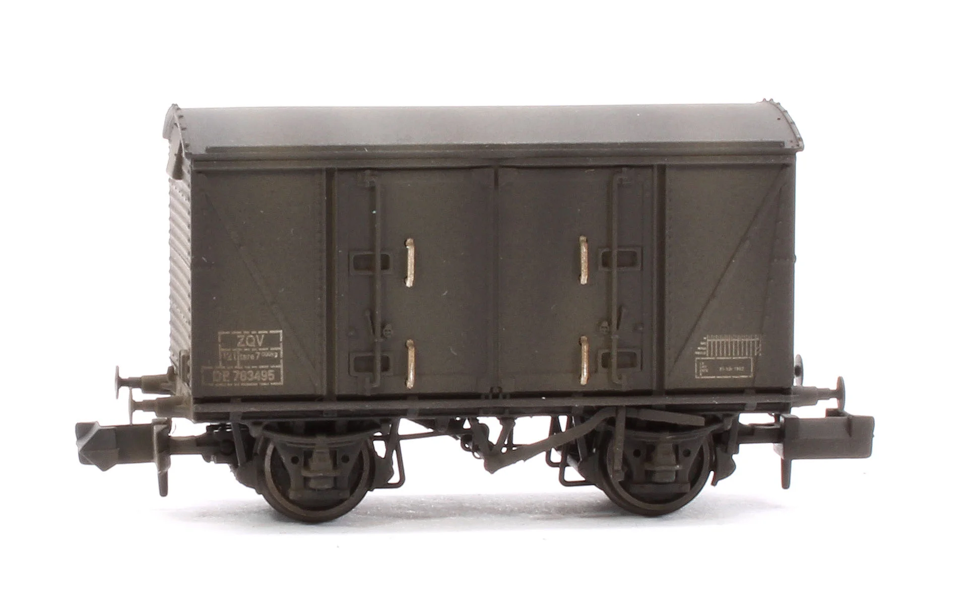 S2301-07 Custom Weathered Set of 3 BR 12T Vanwide Ventilated Vans, BR Departmental Olive Green VQV - Image 8