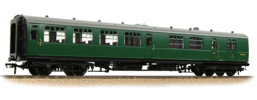 34-726A SR Bulleid Brake Second Semi-Open 10’’ Vents BR (SR) Green No.S4323S