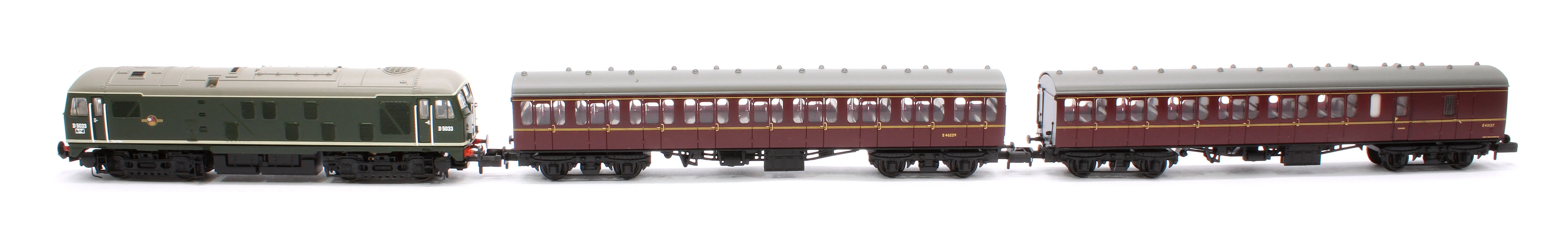 370-062 Suburban Sulzer Train Set - Image 12