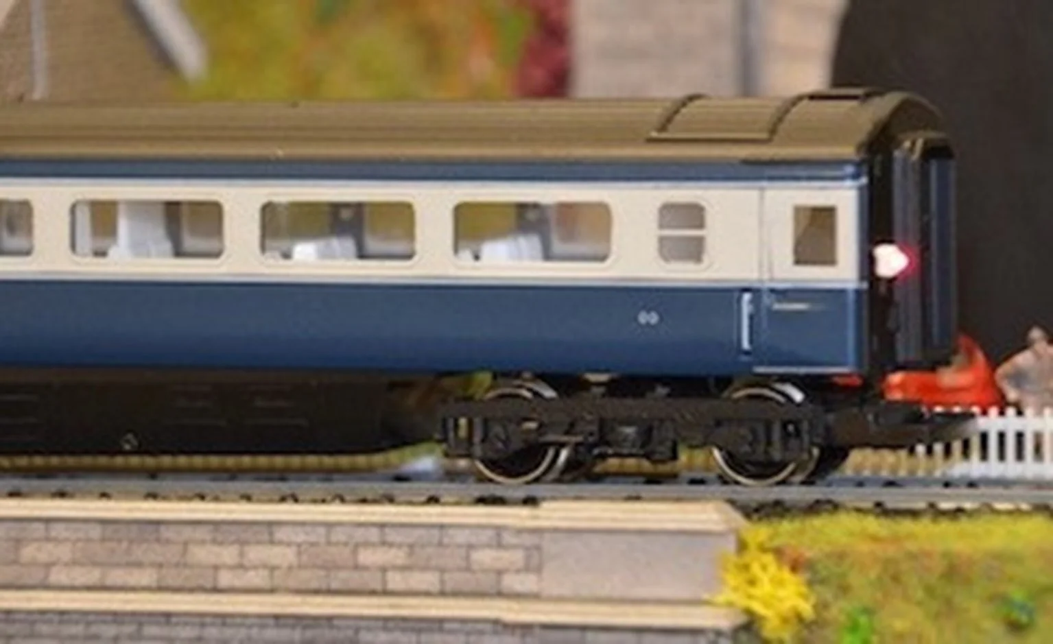 TTCN21 Automatic Coach Lighting Cool White/Flashing Tail