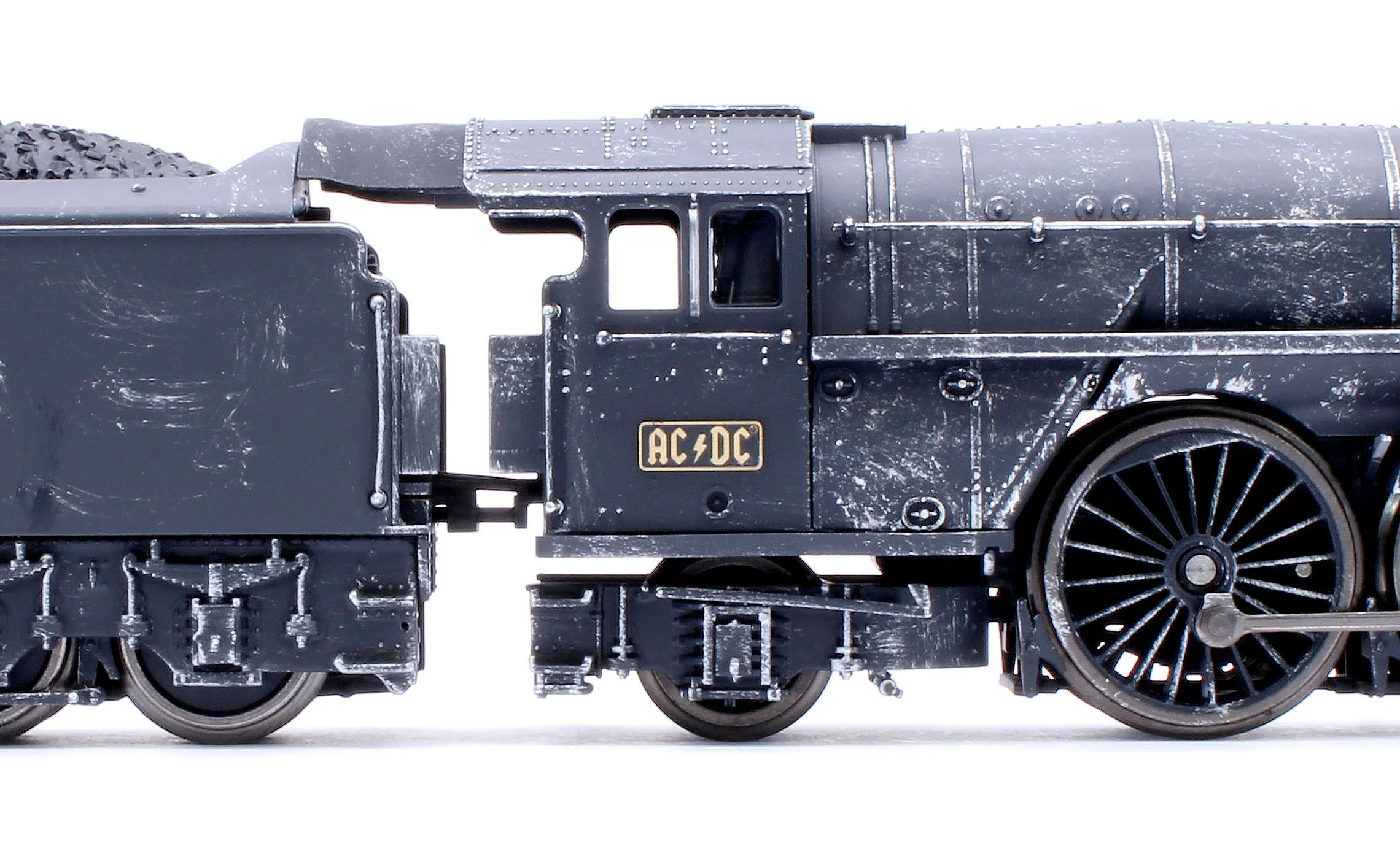 M25492 AC/DC Black Ice Steam Locomotive - DCC-Sound - Image 7