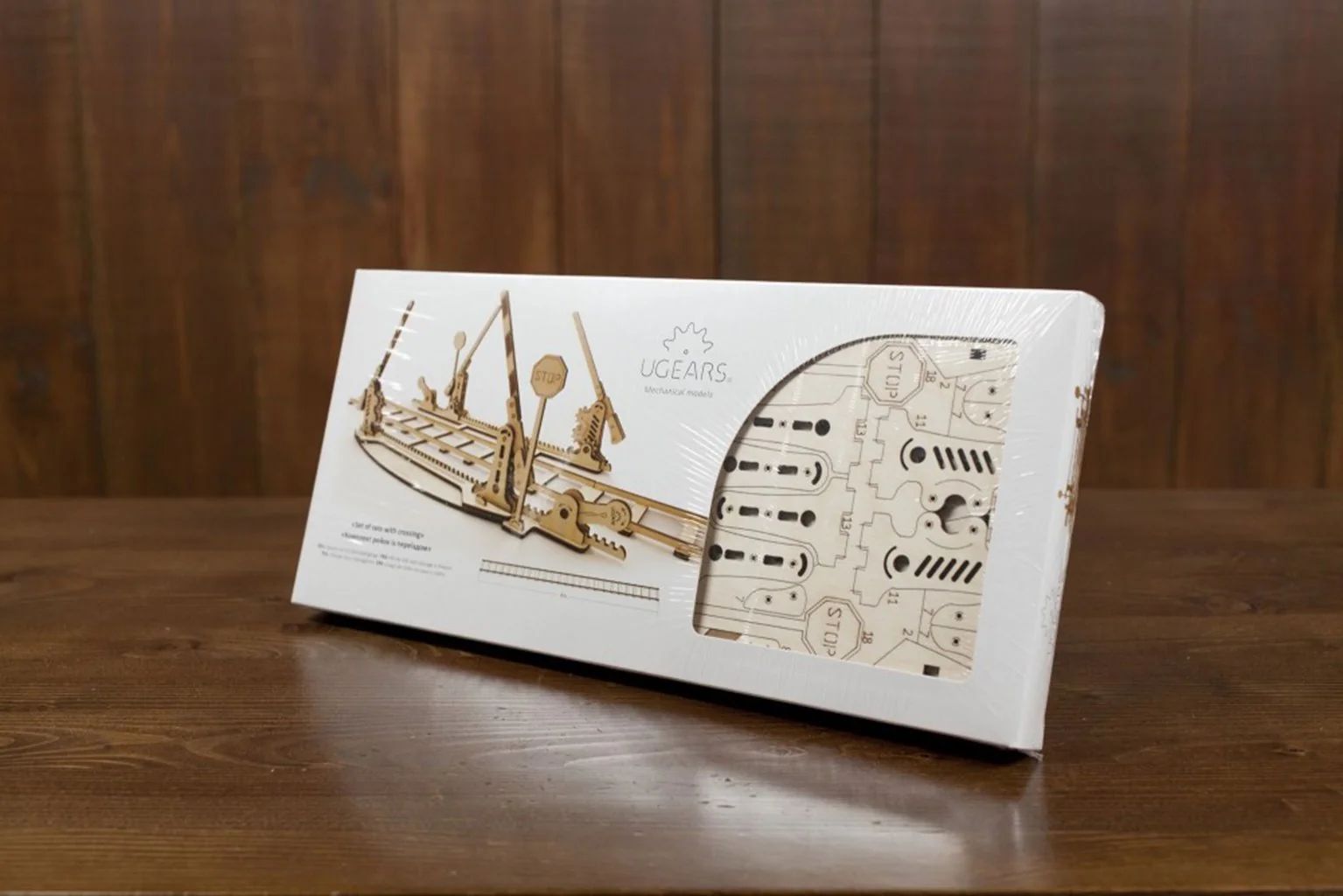 UG70014 Rails with crossing Mechanical Model Kit - Image 2