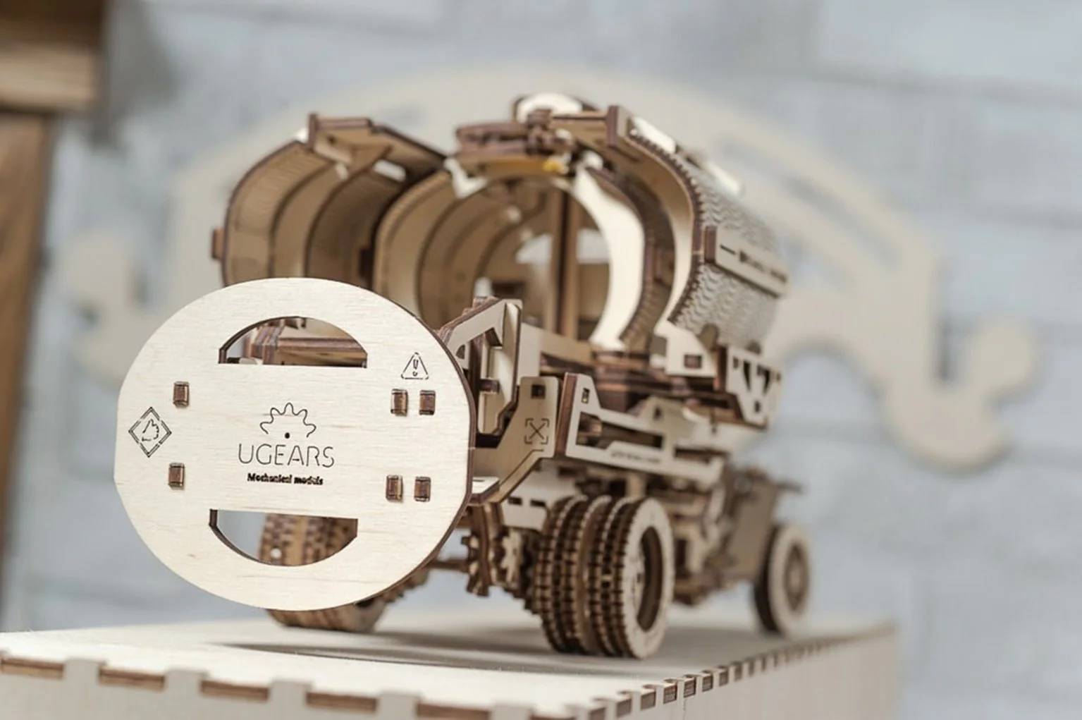 UG70021 Tanker Mechanical Model Kit - Image 5
