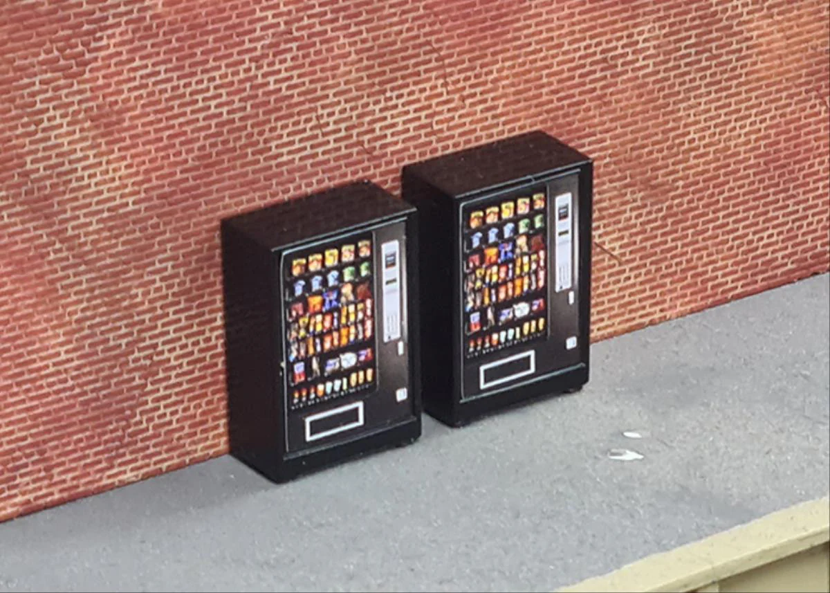 GM473 Vending Machines 2pcs (Pre-Built) - OO Gauge - Image 3