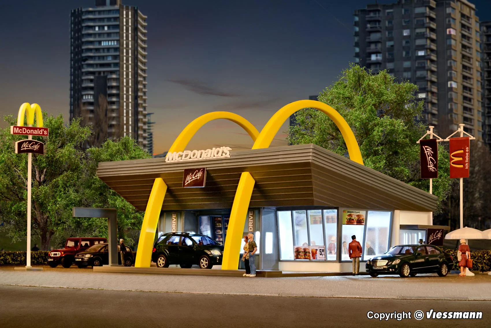43634 McDonald's Fast Food Restaurant with McDrive Building Kit - Image 2